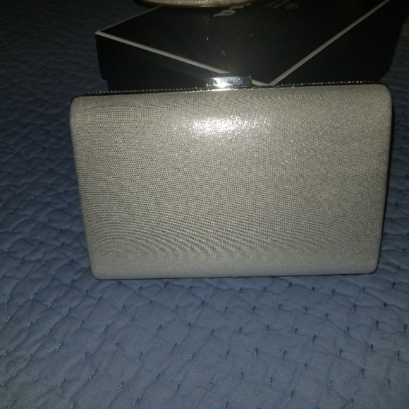 Boutique silver handbag/clutch - Picture 3 of 3